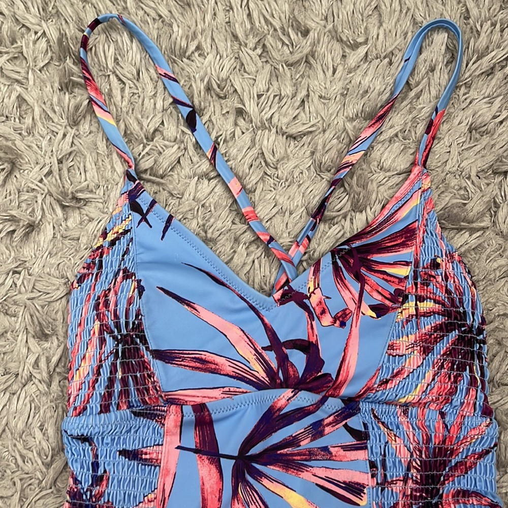 Jessica Simpson Swimsuit - Picture 2 of 4